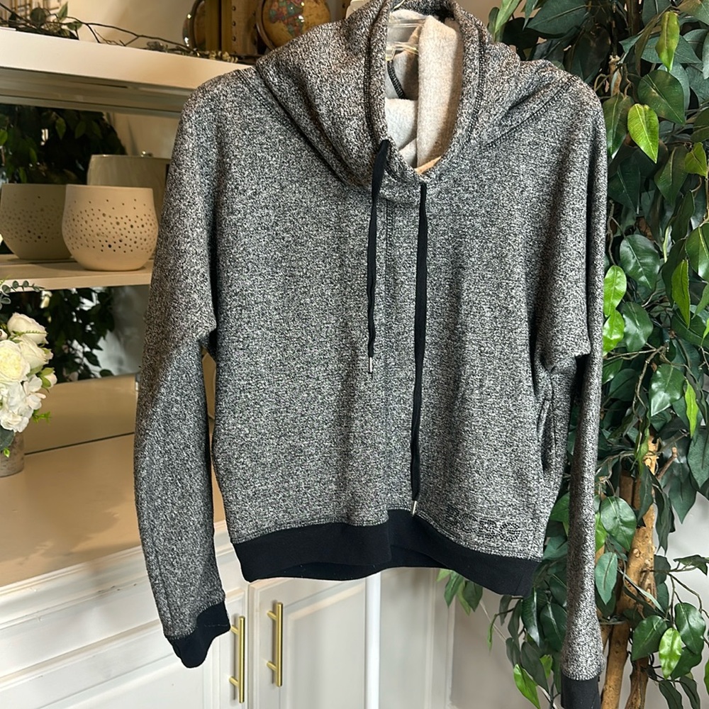 GUC BCBGMaxazia Grey/Blk Fleece Lined Bling Drawstring Hoodie, Small